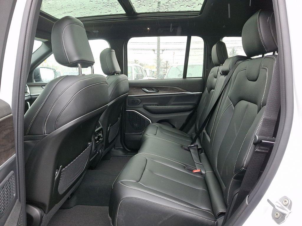 new 2026 Jeep Grand Cherokee car, priced at $49,985