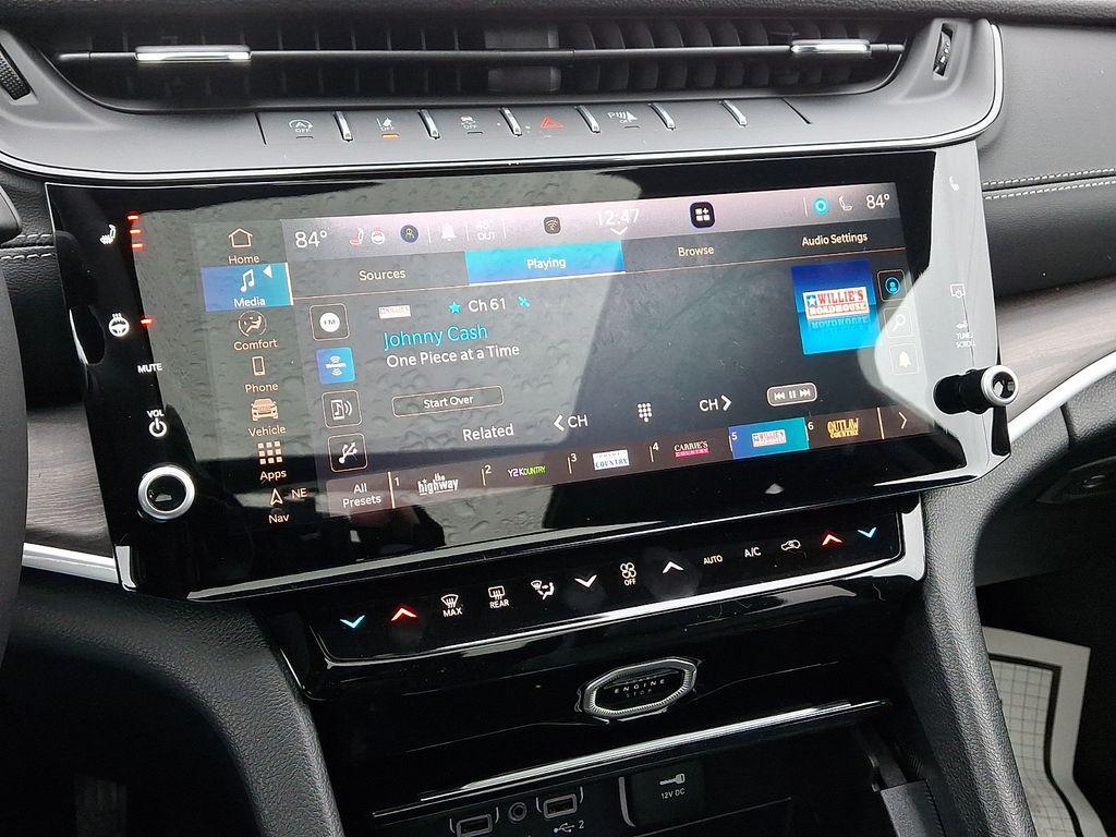 new 2026 Jeep Grand Cherokee car, priced at $49,985