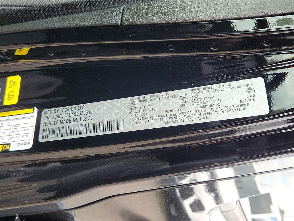 new 2025 Jeep Gladiator car, priced at $52,365