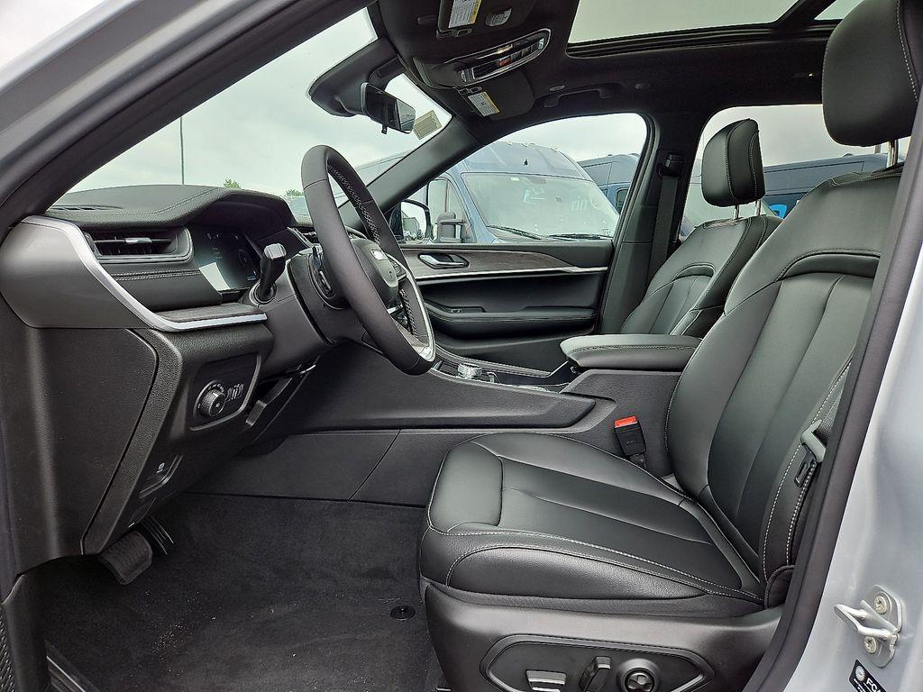 new 2025 Jeep Grand Cherokee L car, priced at $54,835