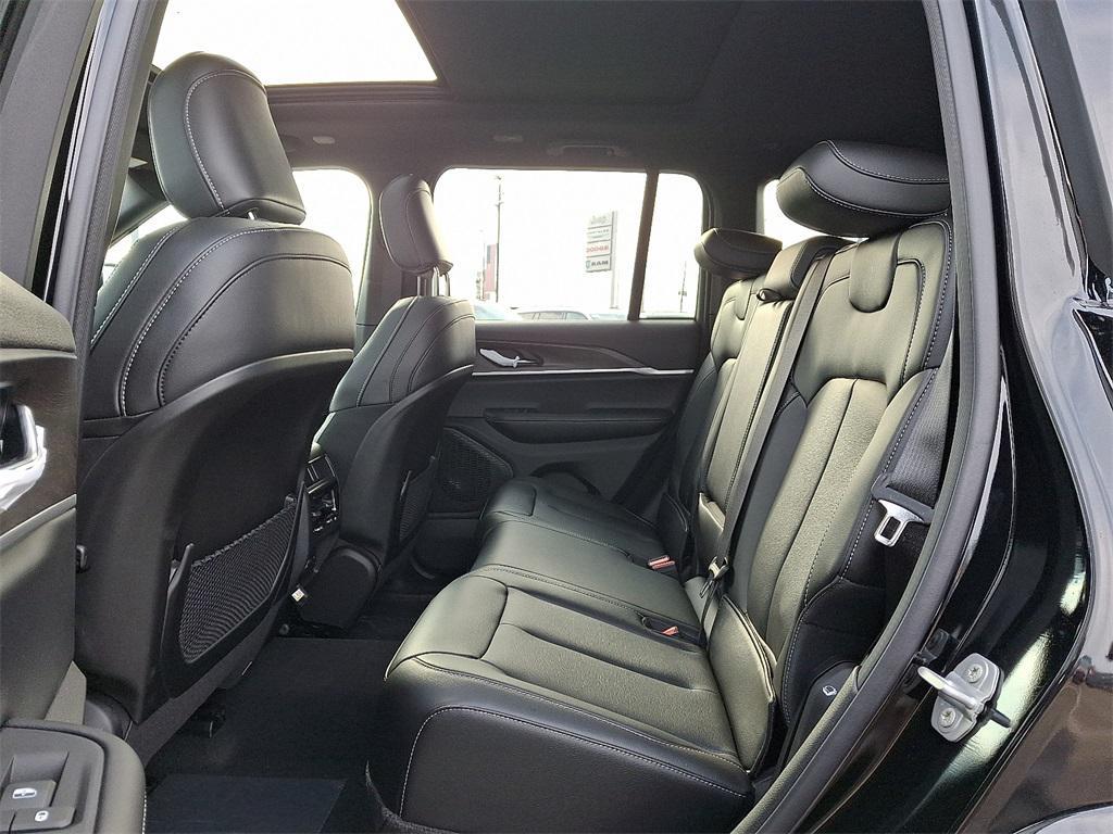 new 2025 Jeep Grand Cherokee car, priced at $52,735