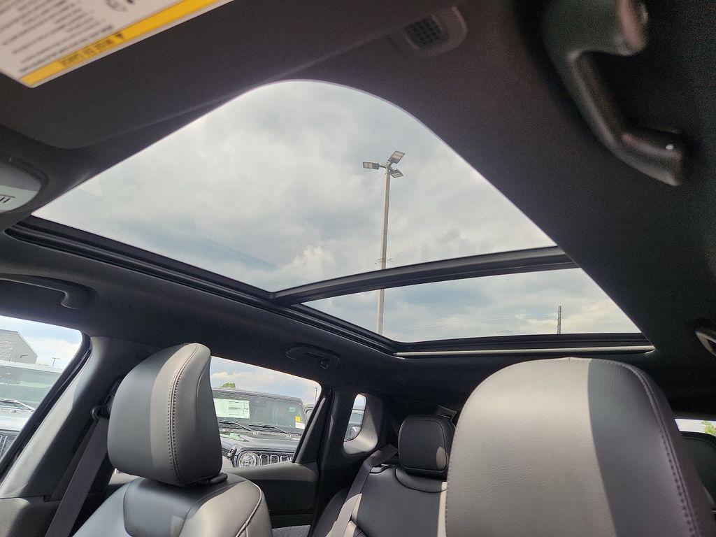 new 2024 Jeep Compass car, priced at $37,360