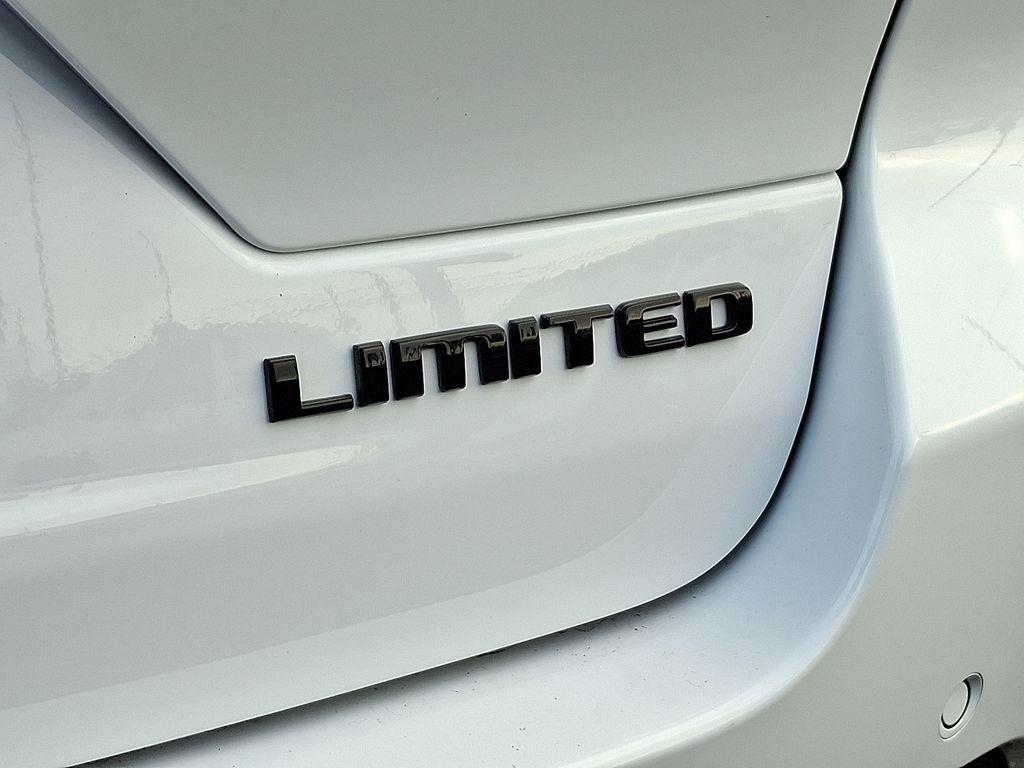 new 2025 Jeep Grand Cherokee car, priced at $52,140