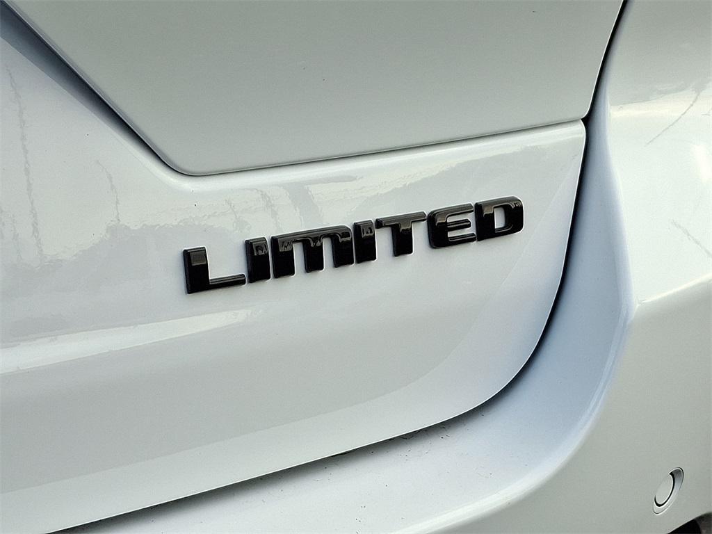 new 2025 Jeep Grand Cherokee car, priced at $52,140