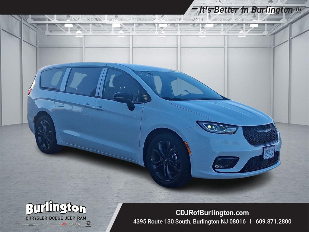 new 2026 Chrysler Pacifica car, priced at $47,065