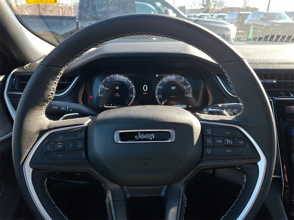 new 2025 Jeep Grand Cherokee car, priced at $52,735