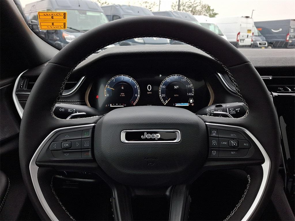 new 2025 Jeep Grand Cherokee car, priced at $44,170