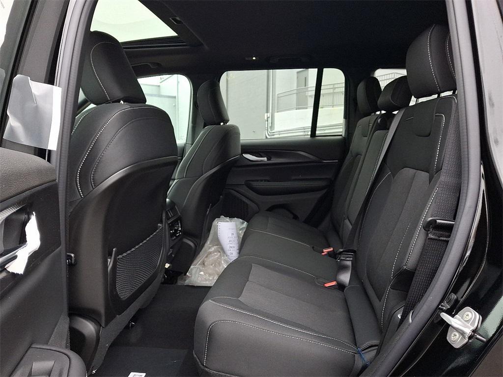 new 2025 Jeep Grand Cherokee car, priced at $44,170