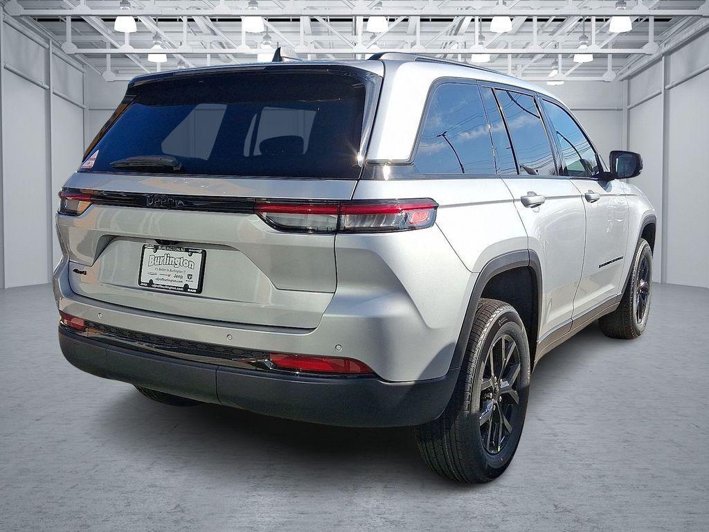 new 2025 Jeep Grand Cherokee car, priced at $46,730
