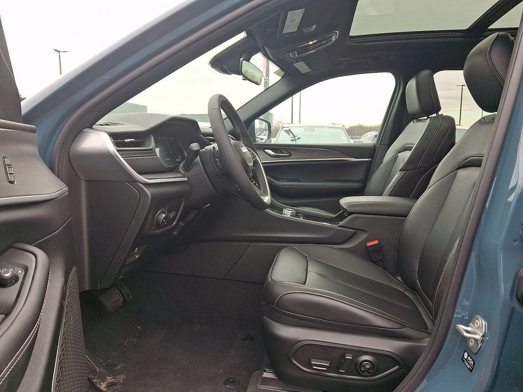 new 2026 Jeep Grand Cherokee car, priced at $49,985