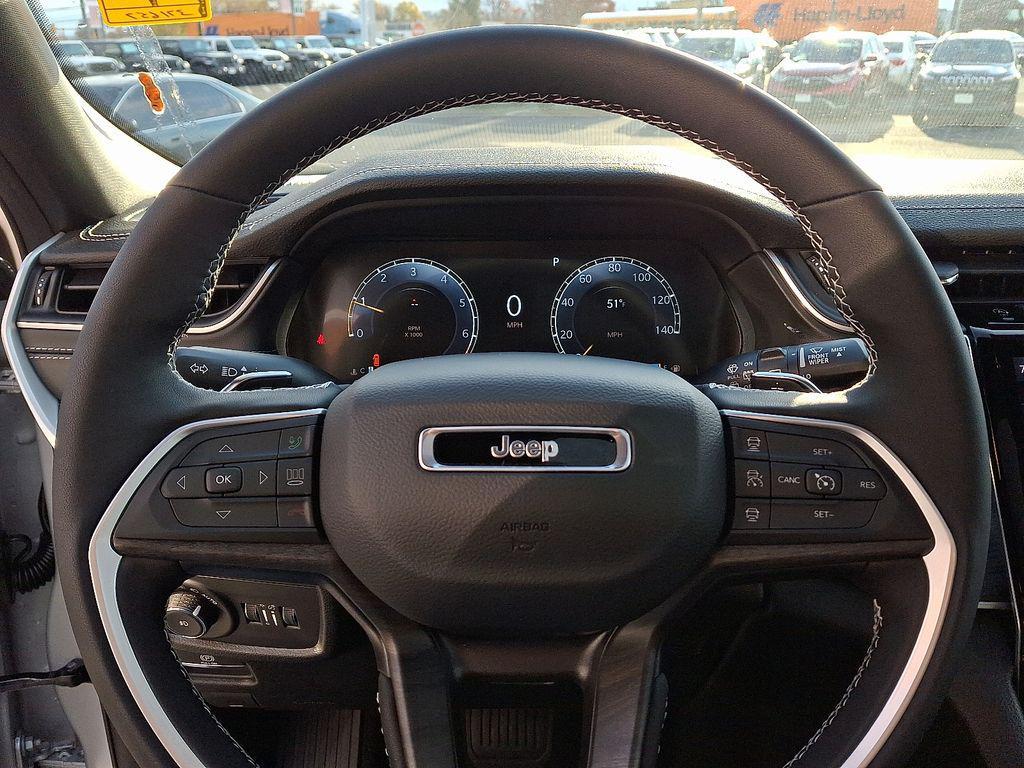 new 2025 Jeep Grand Cherokee car, priced at $52,735