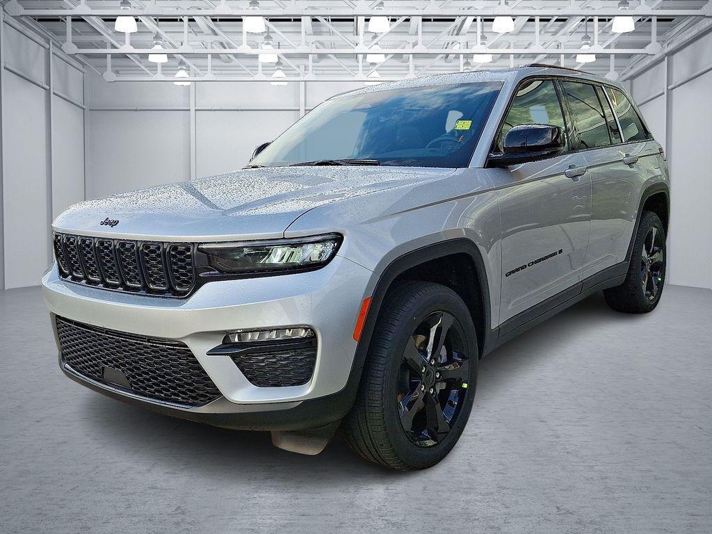 new 2025 Jeep Grand Cherokee car, priced at $52,735