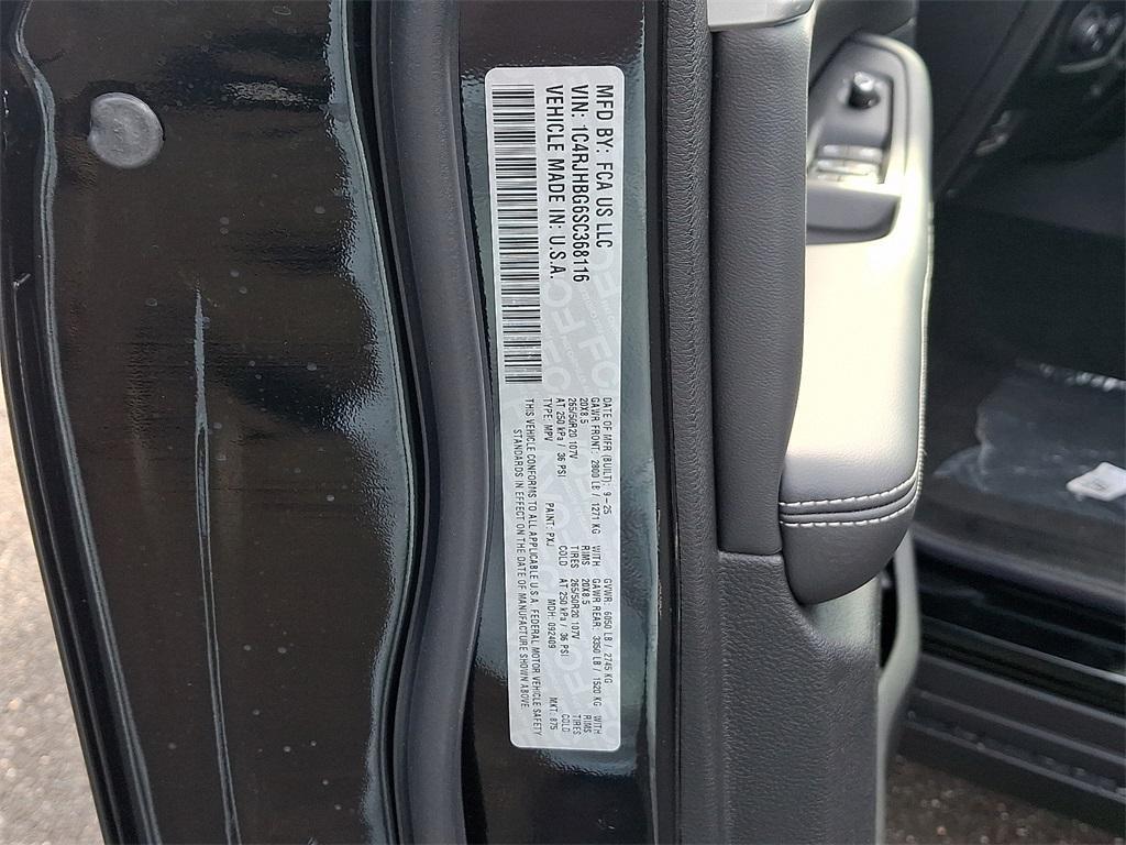 new 2025 Jeep Grand Cherokee car, priced at $52,735