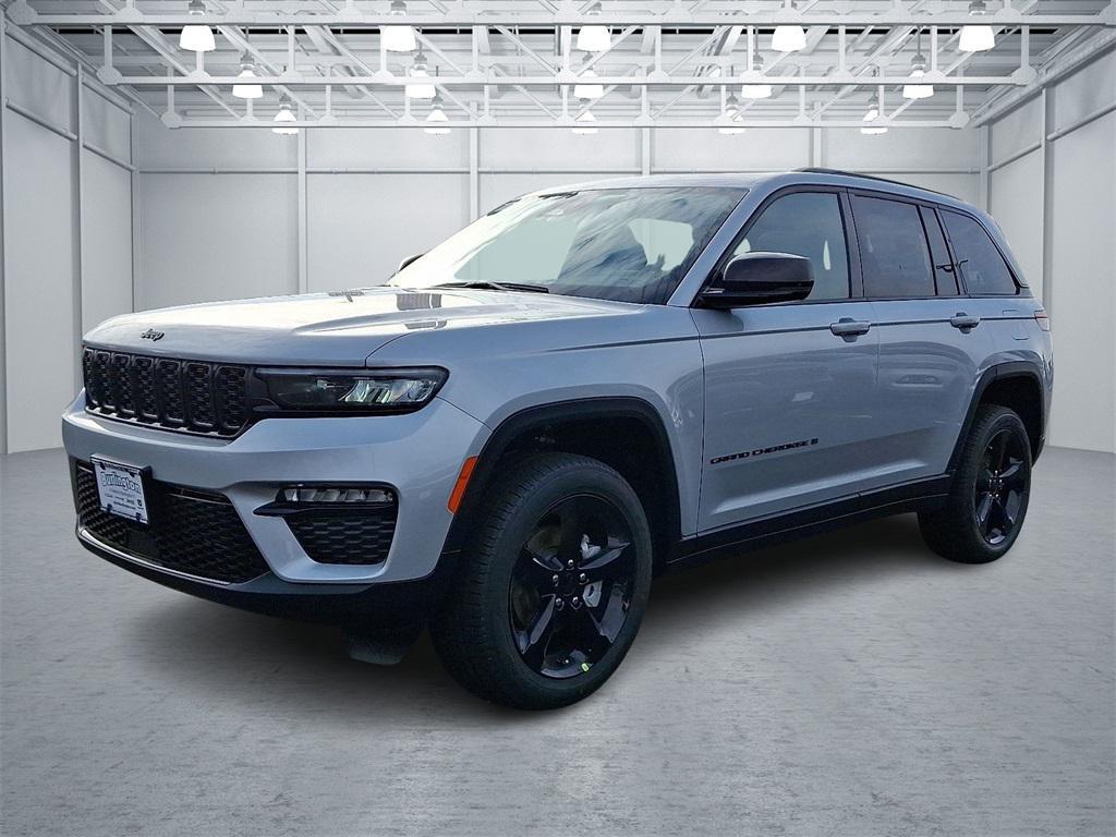 new 2025 Jeep Grand Cherokee car, priced at $52,735