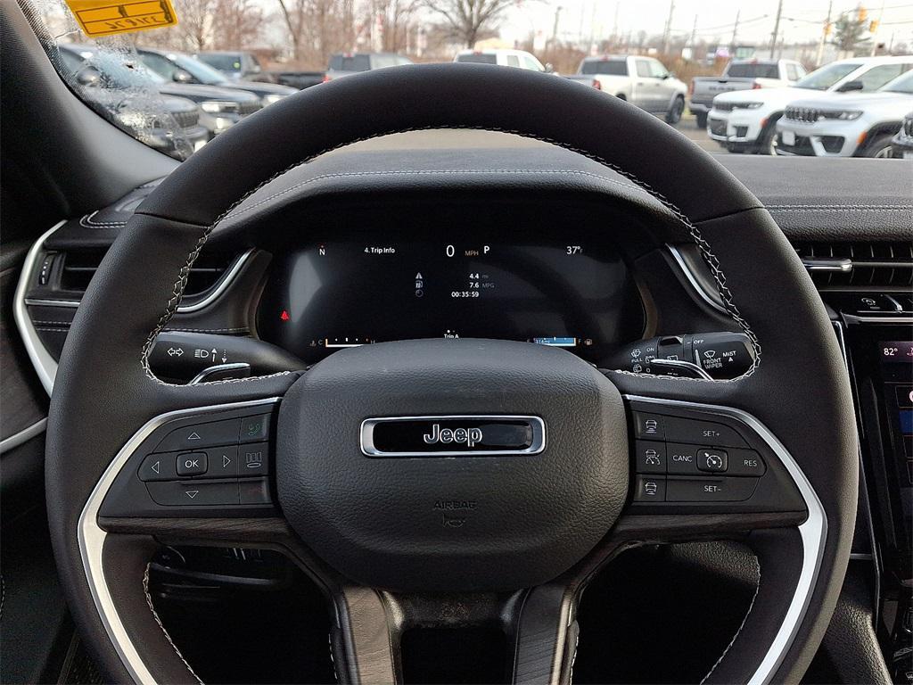 new 2025 Jeep Grand Cherokee car, priced at $52,735
