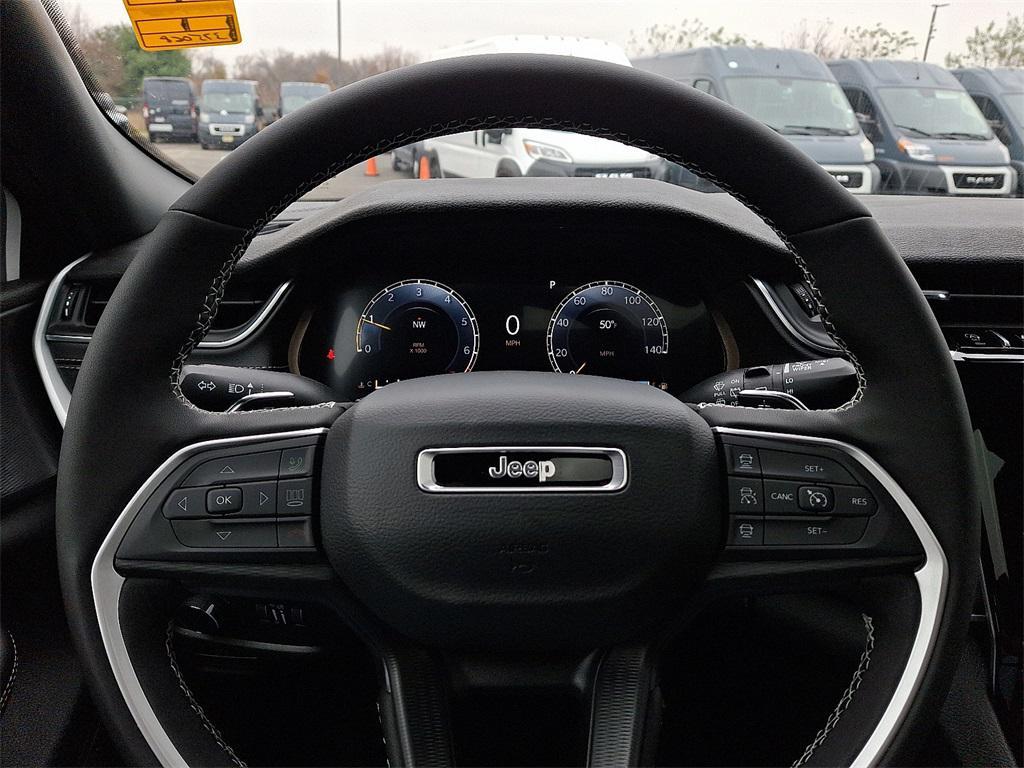 new 2025 Jeep Grand Cherokee car, priced at $43,575