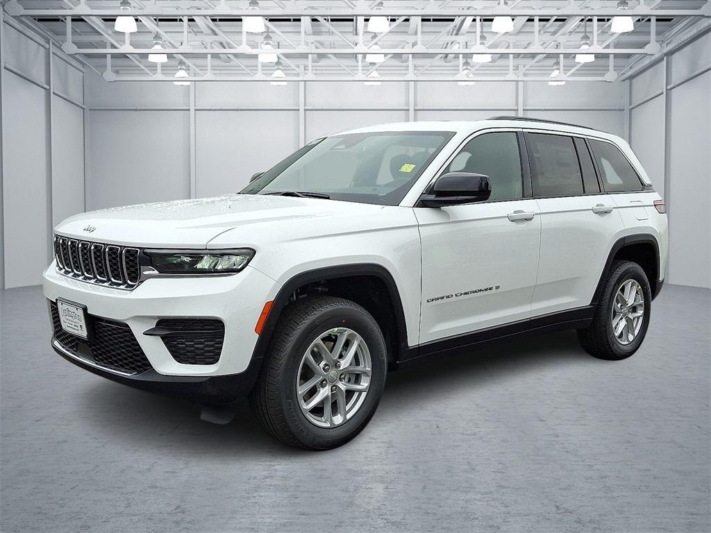 new 2025 Jeep Grand Cherokee car, priced at $43,575