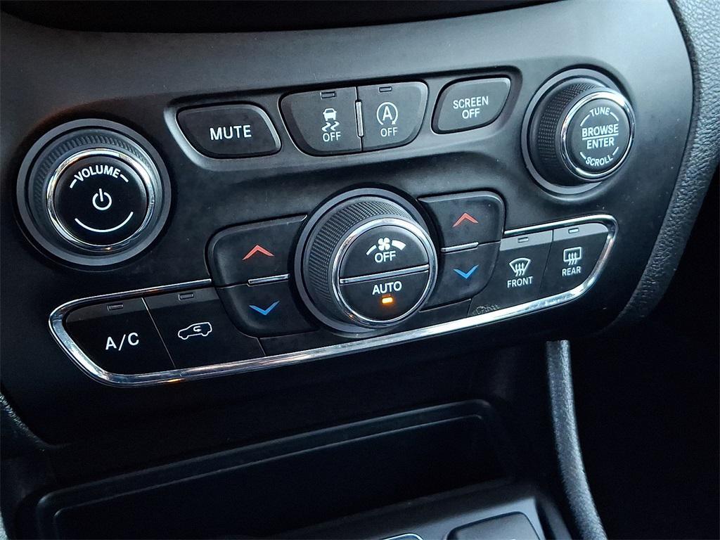 used 2021 Jeep Cherokee car, priced at $21,000