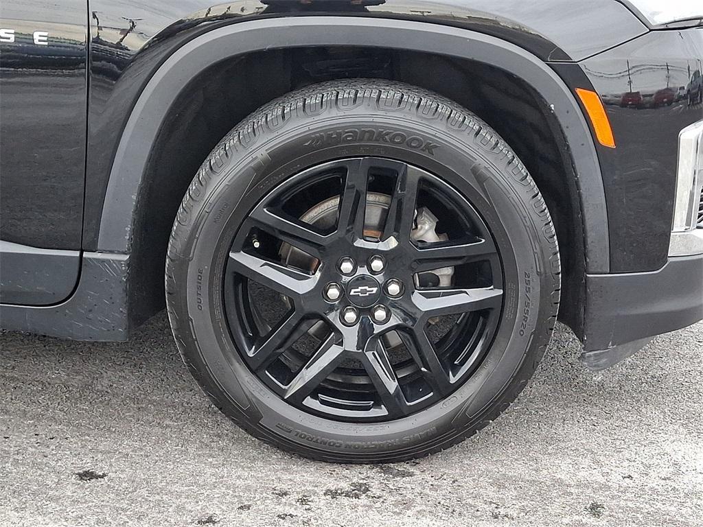 used 2023 Chevrolet Traverse car, priced at $22,500