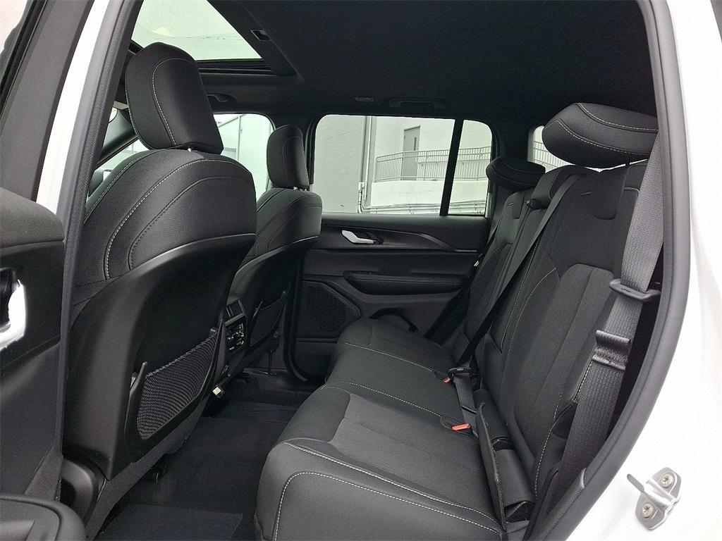 new 2025 Jeep Grand Cherokee car, priced at $43,575