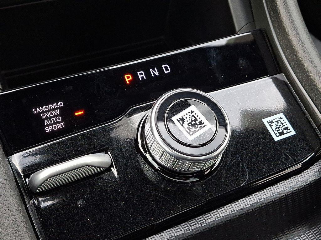 new 2025 Jeep Grand Cherokee car, priced at $50,010
