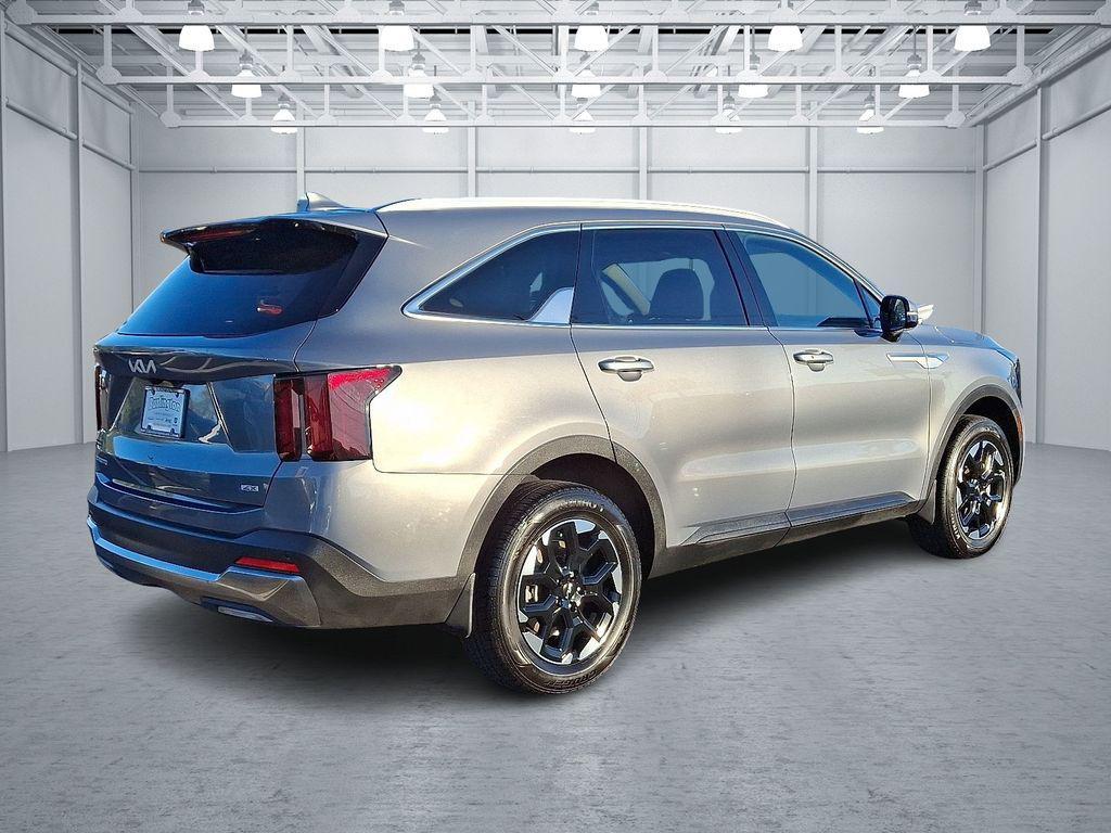used 2025 Kia Sorento car, priced at $29,500