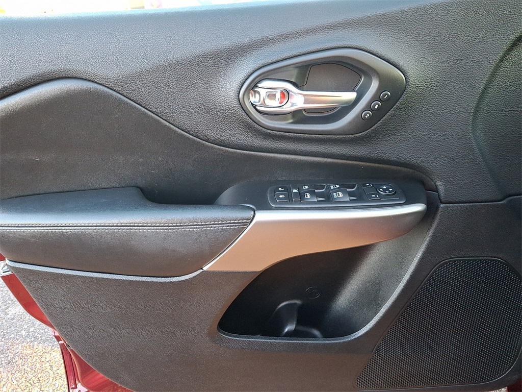 used 2020 Jeep Cherokee car, priced at $16,500