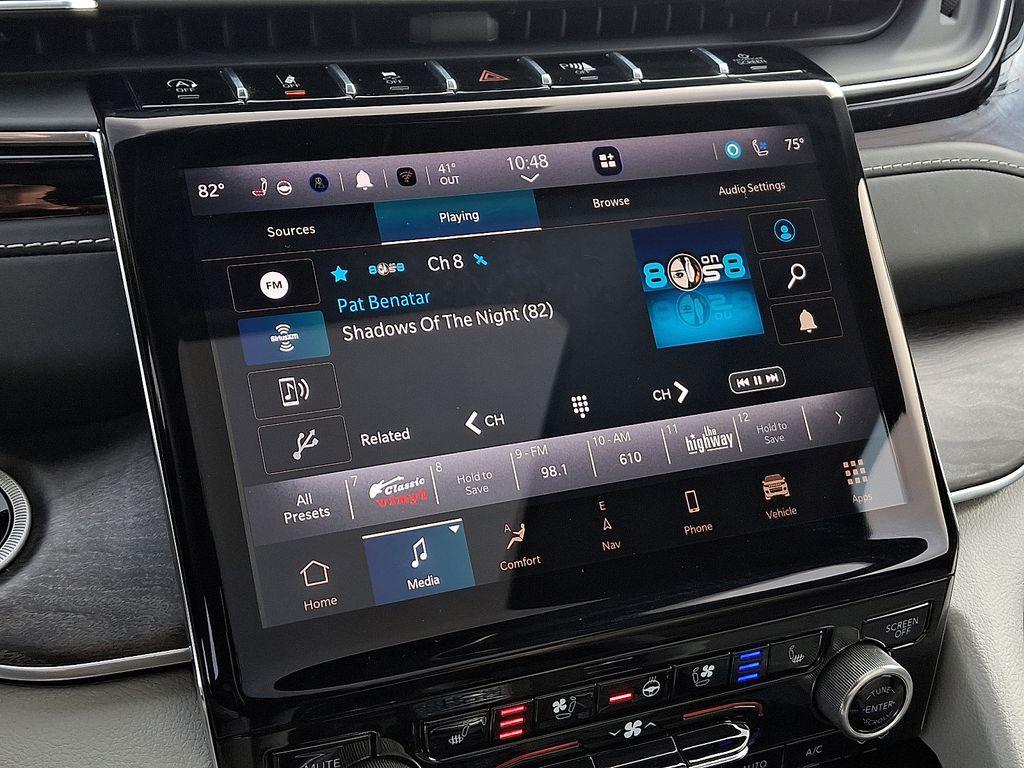 used 2022 Jeep Grand Cherokee car, priced at $34,000