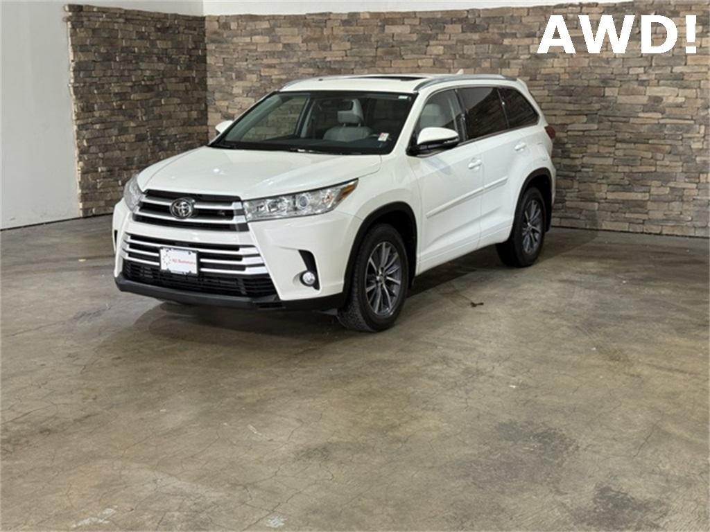 2017 Blizzard Pearl Toyota Highlander