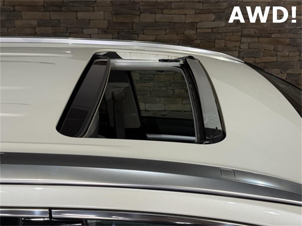 2017 Blizzard Pearl Toyota Highlander