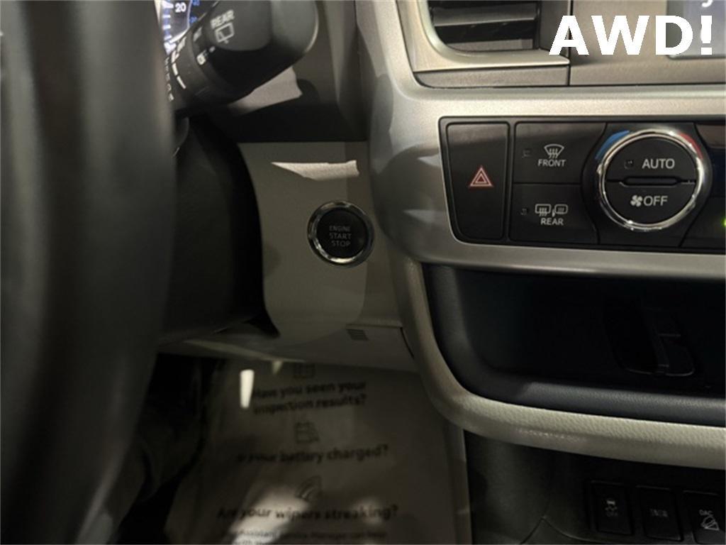 2017 Blizzard Pearl Toyota Highlander