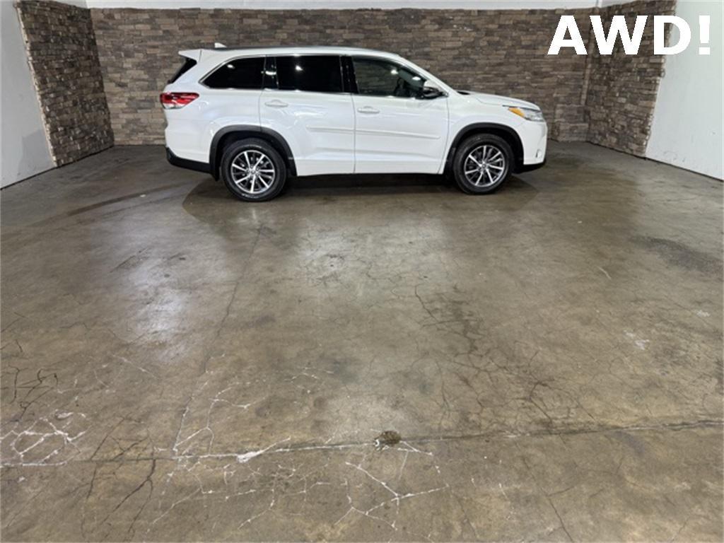 2017 Blizzard Pearl Toyota Highlander