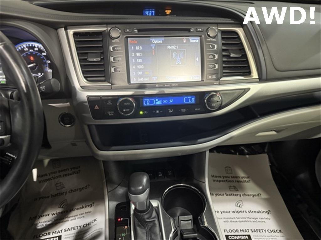 2017 Blizzard Pearl Toyota Highlander