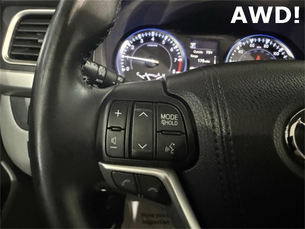 2017 Blizzard Pearl Toyota Highlander