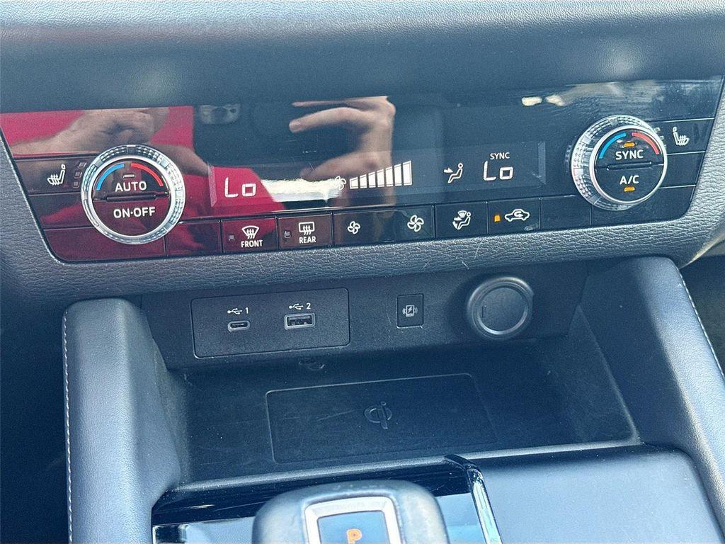 used 2024 Mitsubishi Outlander car, priced at $18,900