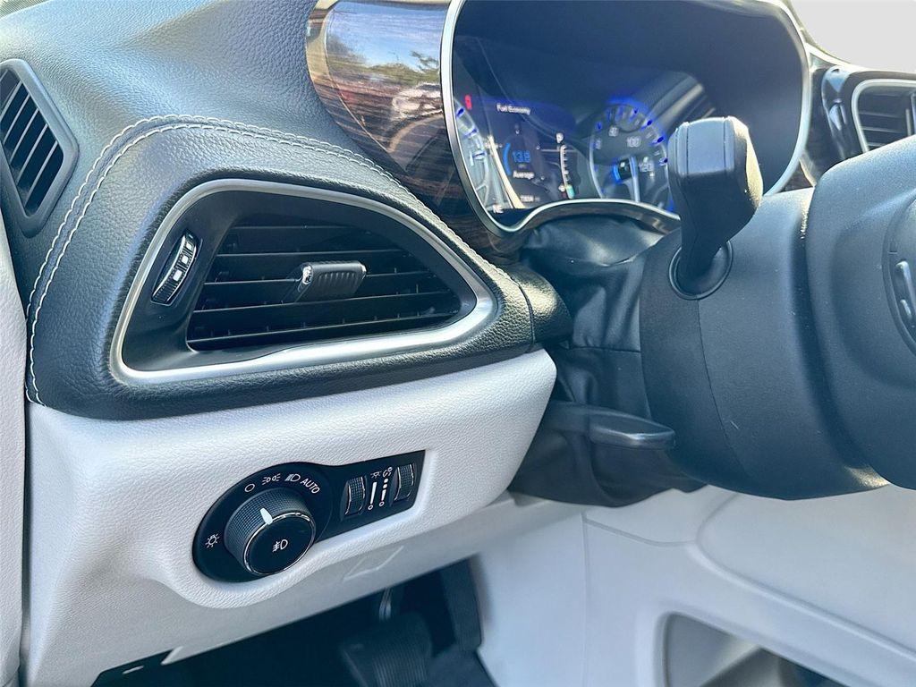 used 2022 Chrysler Pacifica car, priced at $22,400