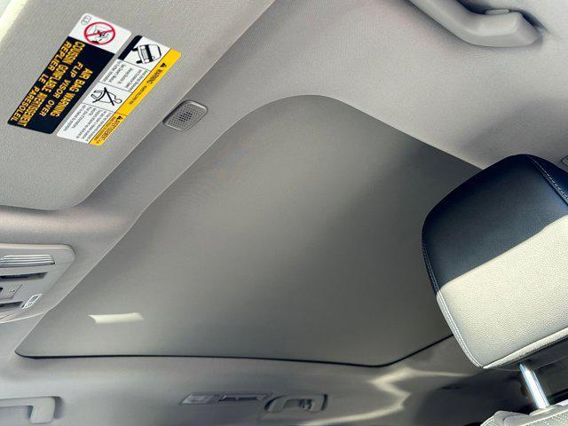 used 2025 Toyota Highlander car, priced at $51,998