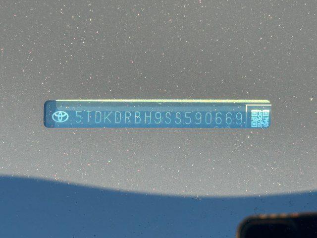 used 2025 Toyota Highlander car, priced at $51,998