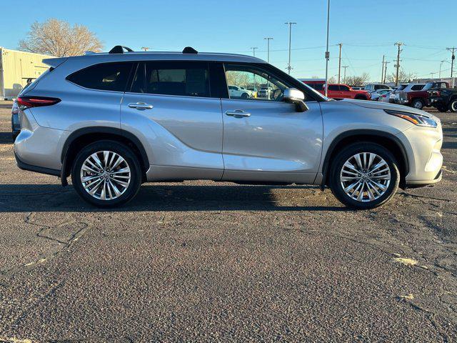 used 2025 Toyota Highlander car, priced at $51,998