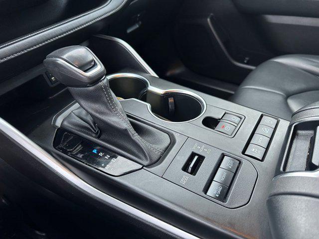 used 2022 Toyota Highlander car, priced at $28,997