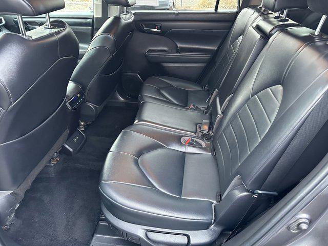 used 2022 Toyota Highlander car, priced at $28,997