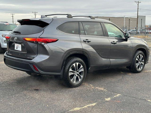 used 2022 Toyota Highlander car, priced at $28,997