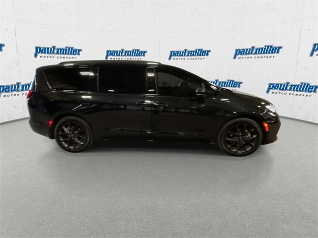 used 2023 Chrysler Pacifica car, priced at $25,153
