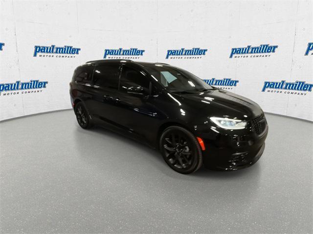used 2023 Chrysler Pacifica car, priced at $25,153