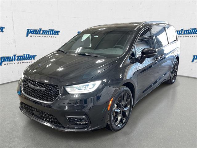 used 2023 Chrysler Pacifica car, priced at $25,153