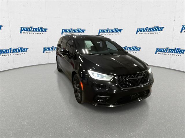 used 2023 Chrysler Pacifica car, priced at $25,153