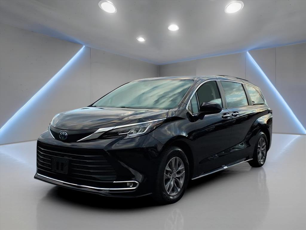 used 2023 Toyota Sienna car, priced at $34,754