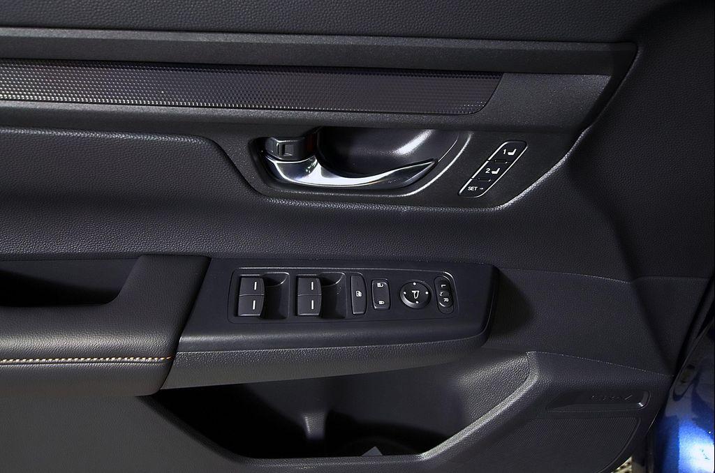 new 2026 Honda CR-V Hybrid car, priced at $38,261