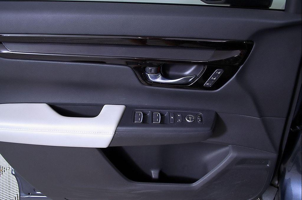 used 2025 Honda CR-V car, priced at $33,798