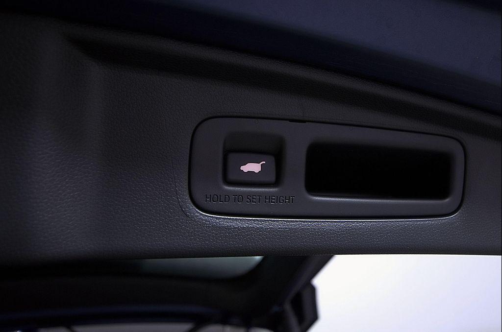 new 2026 Honda CR-V Hybrid car, priced at $40,115